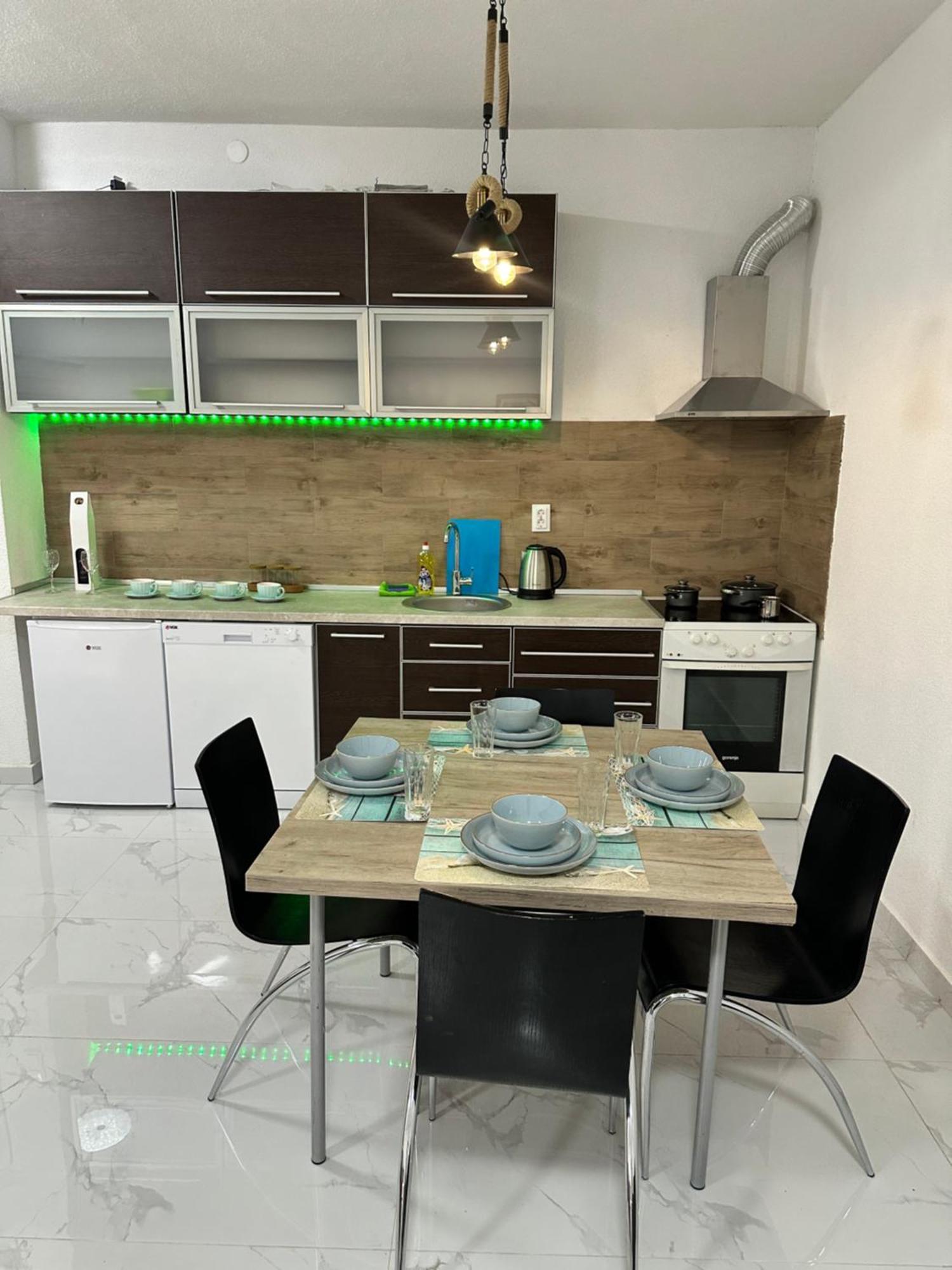 Apartments Ljiljanic ブドヴァ エクステリア 写真